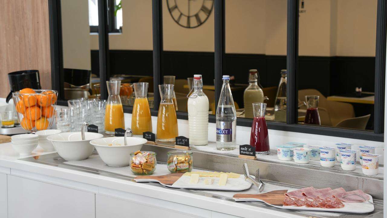Le Magic Hotel & Spa Vitré  - breakfast